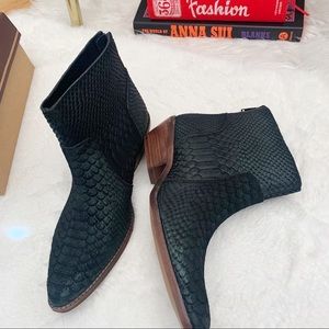 Diba Boots NWB Size 8.5